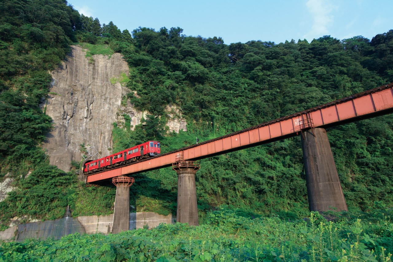 岩戸の景観 電車