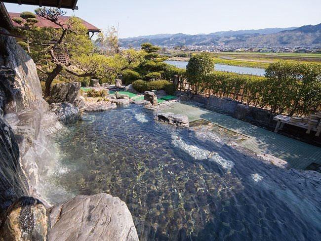 写真：筑後川を見下ろす露天風呂